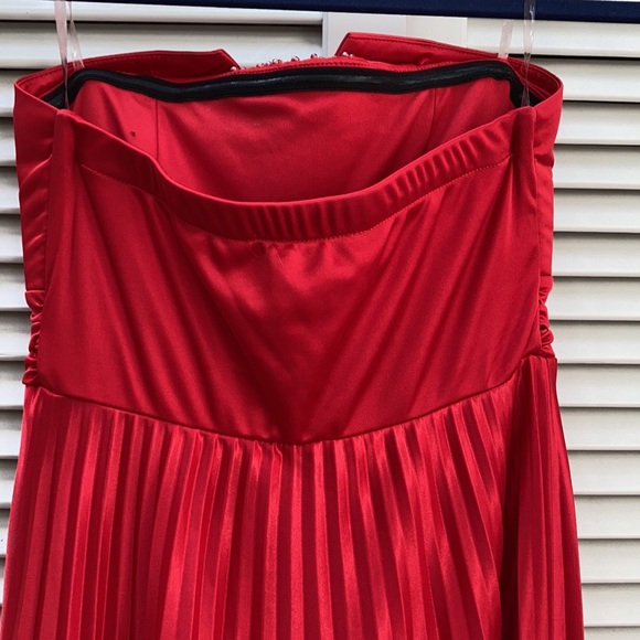 My Michelle Formal Dress - Picture 5 of 9